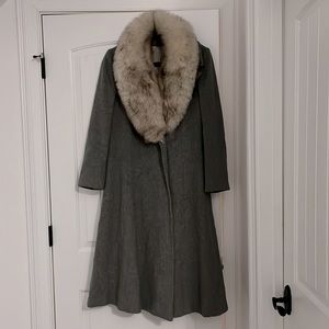 STUNNING! SUPER RARE Vintage ‘MONTALDO’S’ Gray Regency Cashmere And Fur Coat!